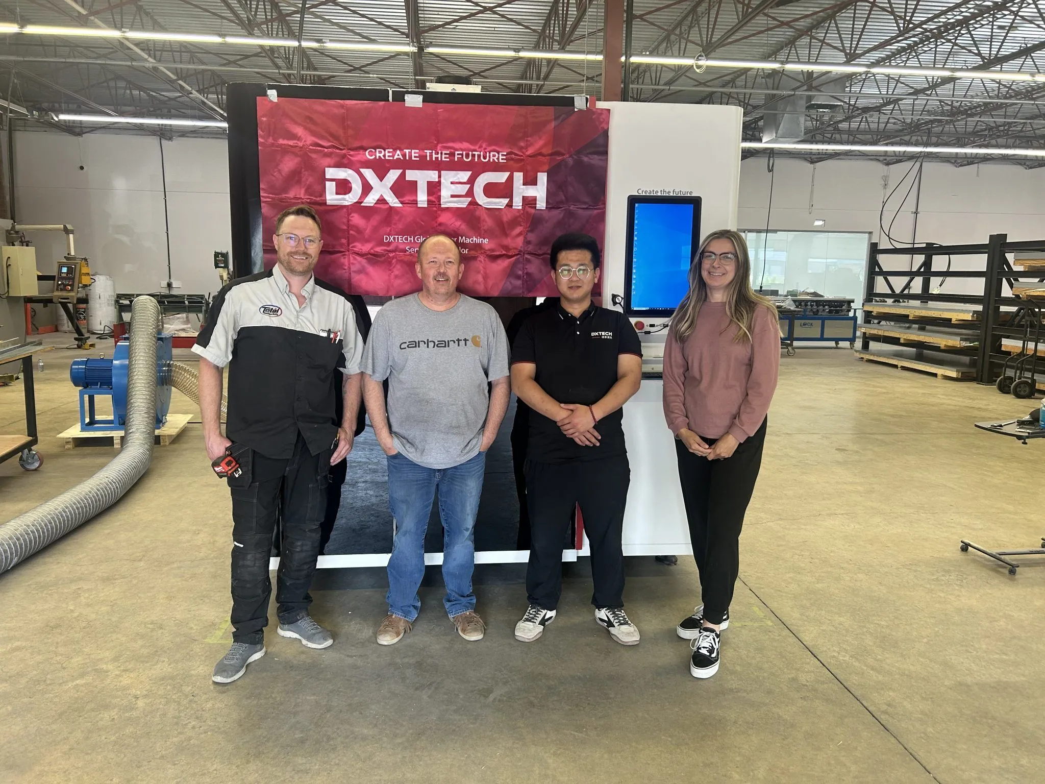 DXTECH 1530SP Fiber Lazer Kesici ile Kanada Musterisine Basarıli Satis Sonrası Hizmeti Sundu