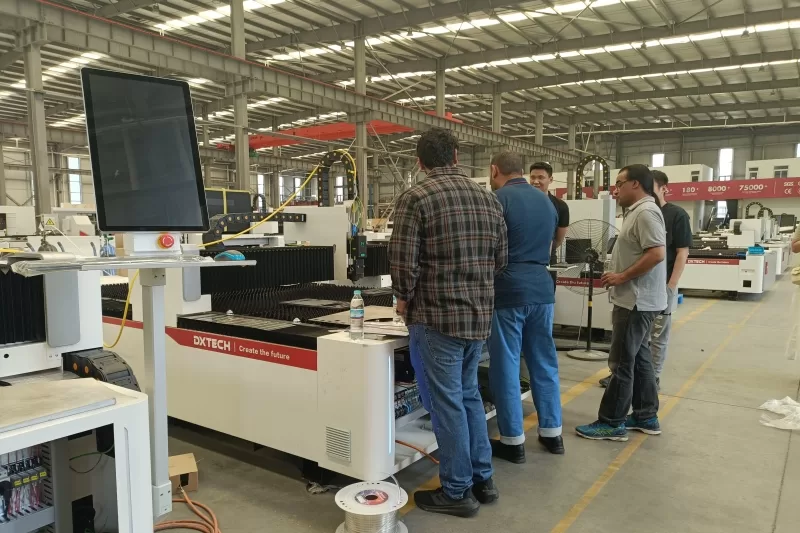 Suudi-Arabistanli-musteriler-Dxtech-fabrikasini-ziyaret-etti