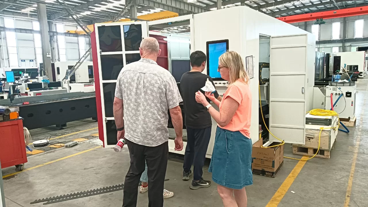 Avustralyalı musteriler DXTECH fabrikasını ziyaret etti