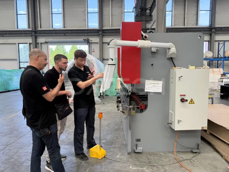 Cezayirli musteriler DXTECH fabrikasını ziyaret etti