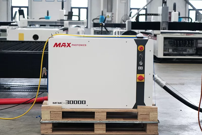 dxtech yuksek guclu lazer kesim makinesi