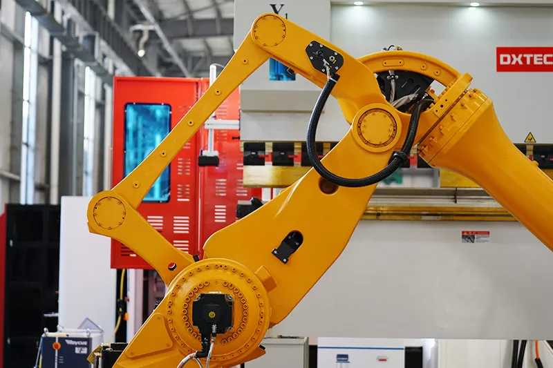 robotik press bukme makinesi